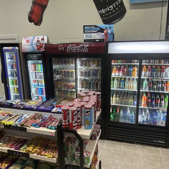 B.C. Convenience Store Becomes Global Sensation with Social Media B.C. Convenience Store Becomes Global Sensation with Social Media